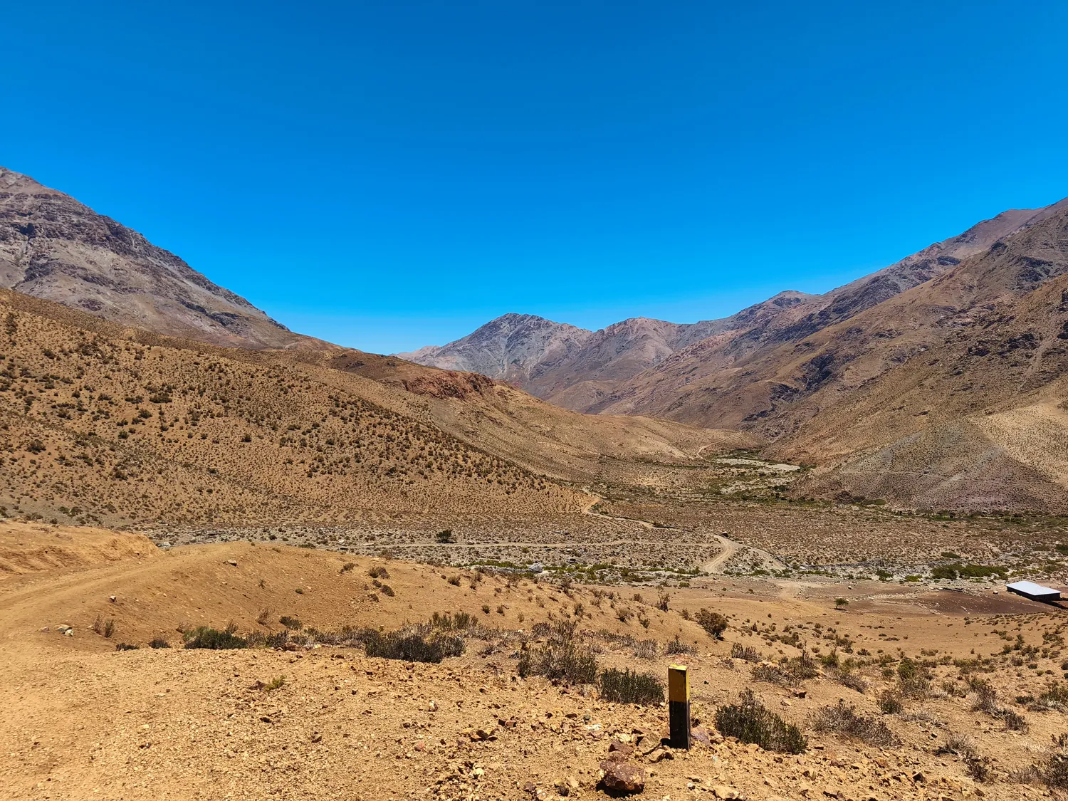 Quebrada y laderas del área de exploración en Combarbalá